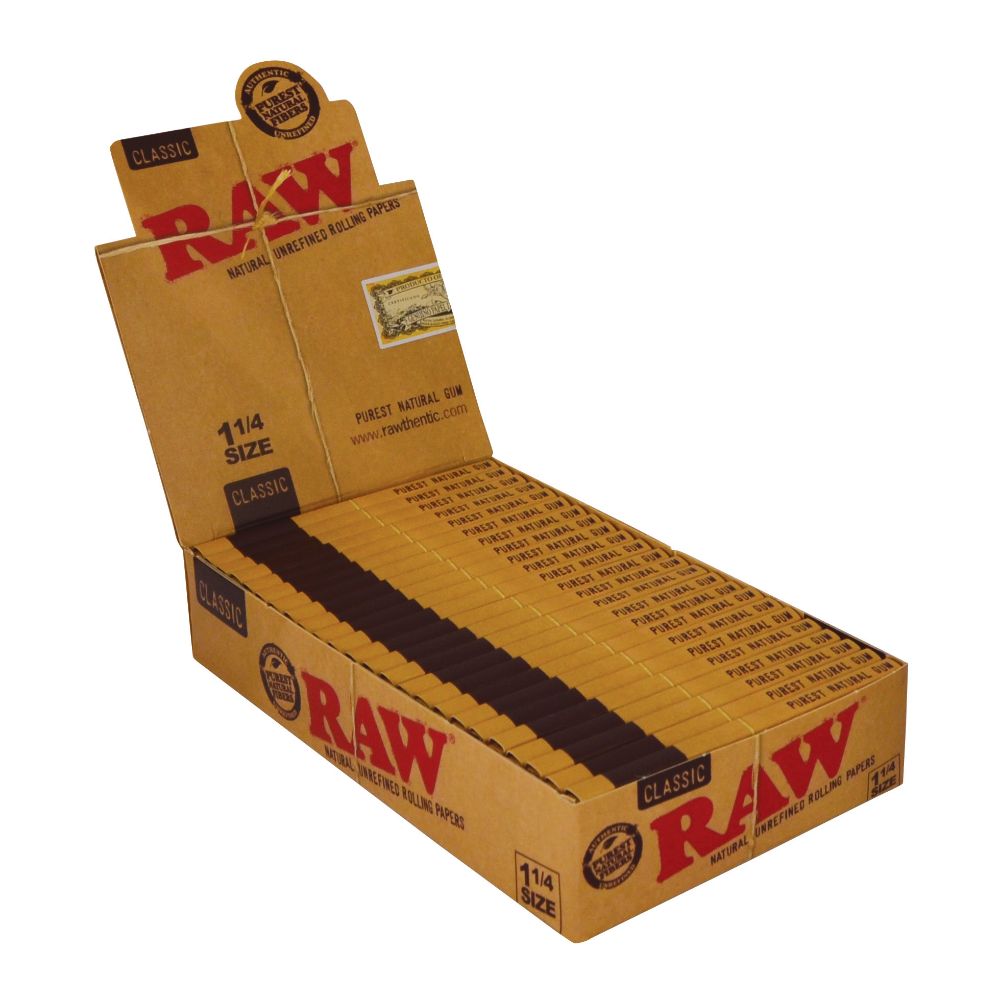 RAW Classic 1¼ Size Rolling Papers | Box of 24